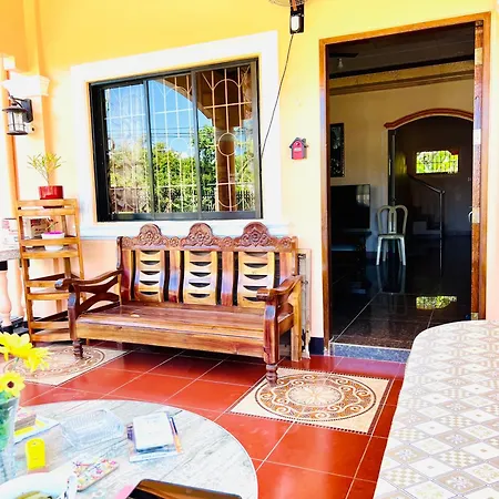Chateau La Princesa With Cozy Garden & Bar Puerto Princesa Exterior photo