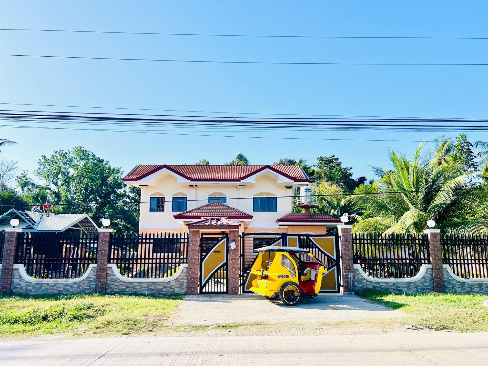 Chateau La Princesa With Cozy Garden & Bar Puerto Princesa