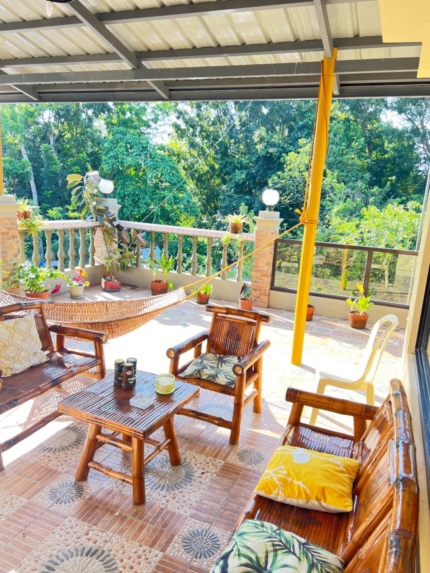 Chateau La Princesa With Cozy Garden & Bar Holiday home Puerto Princesa
