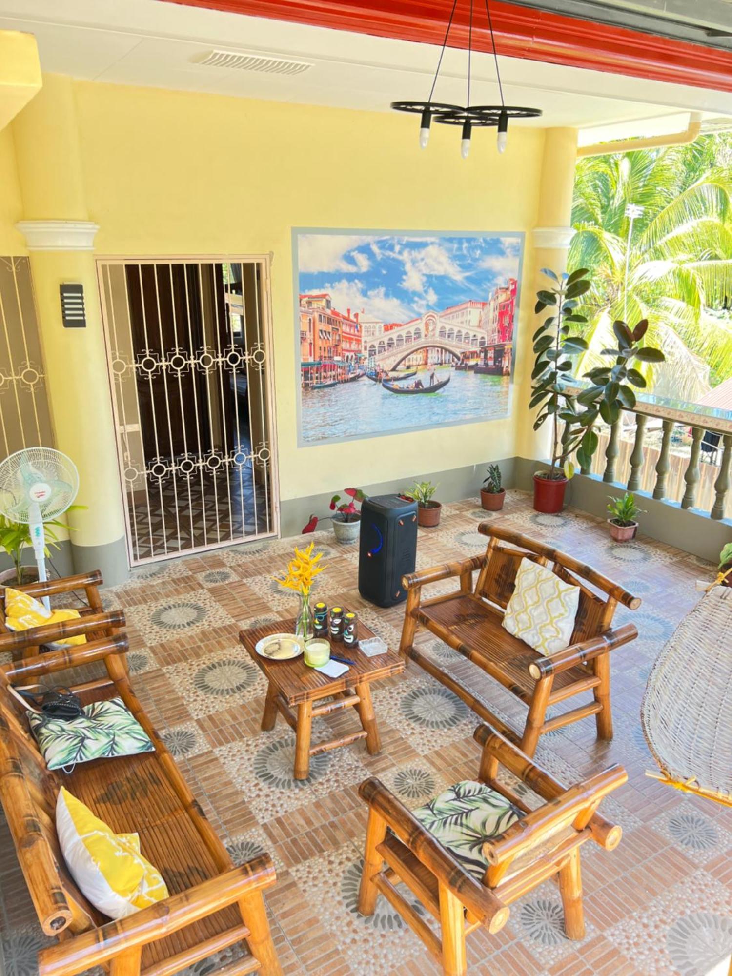 Holiday home Chateau La Princesa With Cozy Garden & Bar
