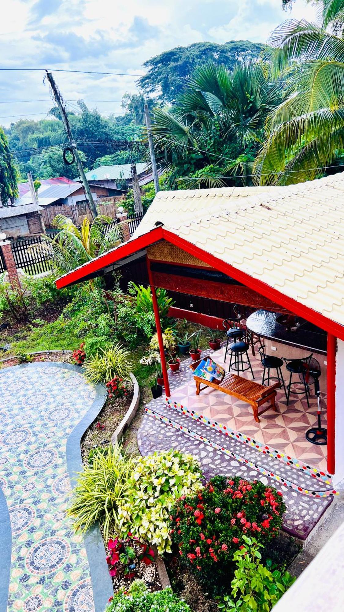 Chateau La Princesa With Cozy Garden & Bar Holiday home *