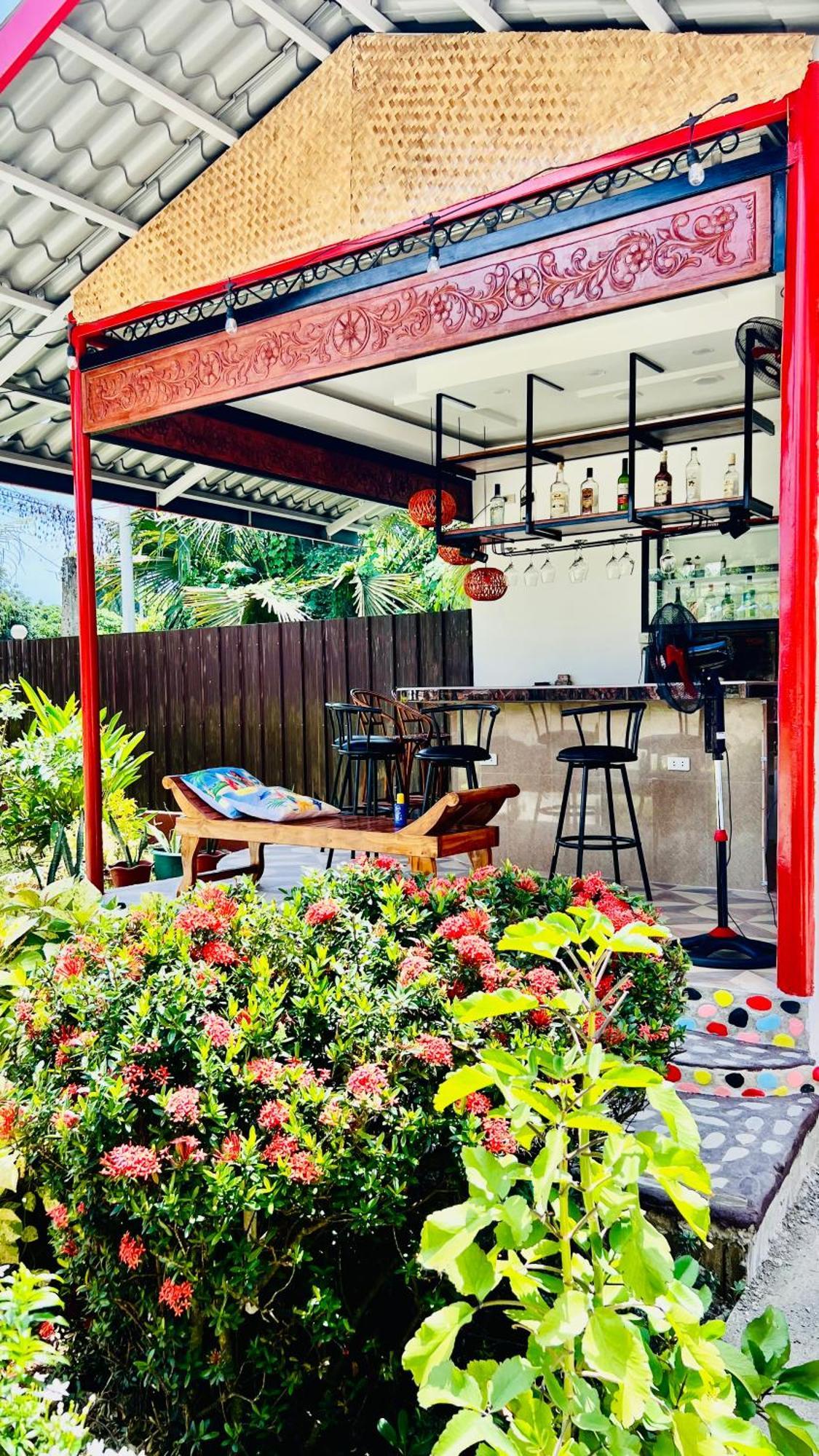 Chateau La Princesa With Cozy Garden & Bar Holiday home Puerto Princesa