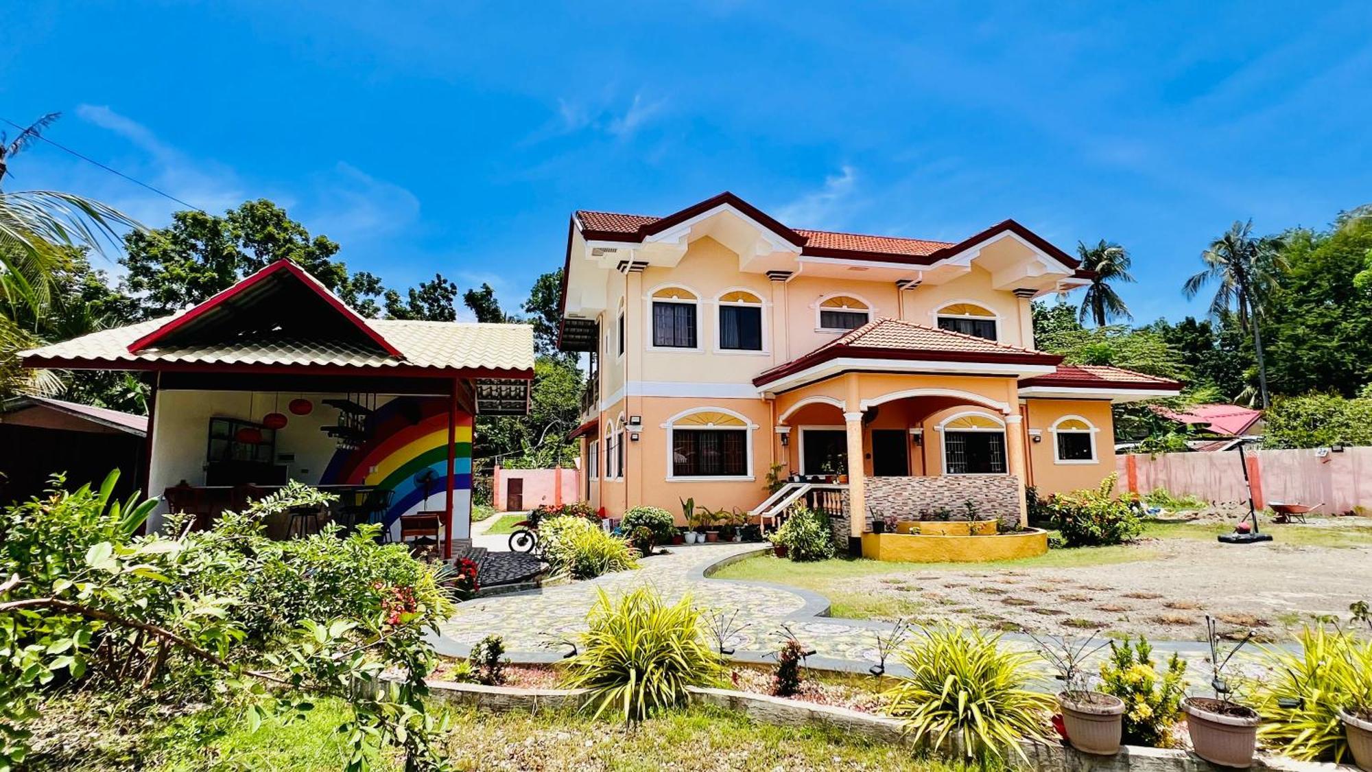 Chateau La Princesa With Cozy Garden & Bar *
