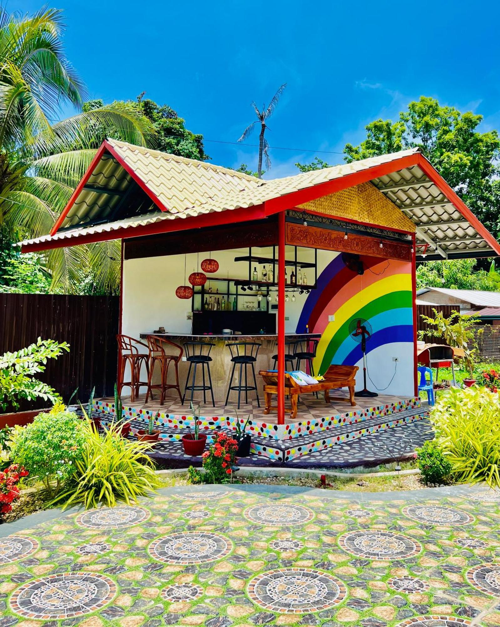 Chateau La Princesa With Cozy Garden & Bar Puerto Princesa