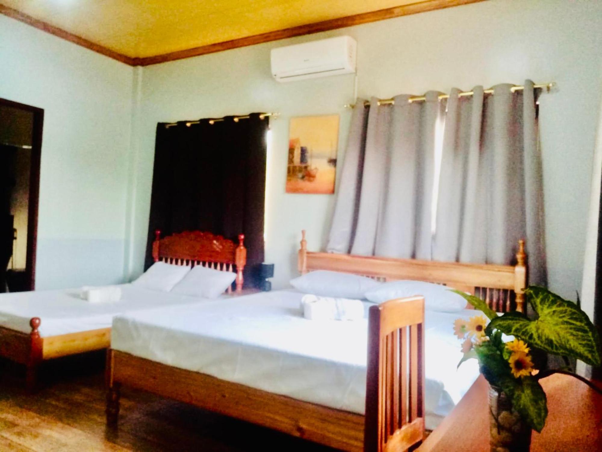 Holiday home Chateau La Princesa With Cozy Garden & Bar