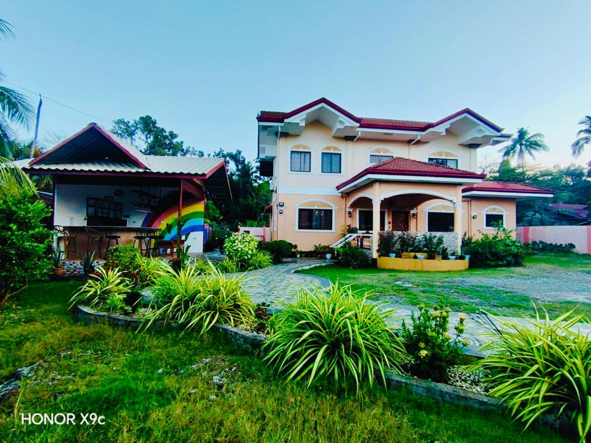 Chateau La Princesa With Cozy Garden & Bar Holiday home *