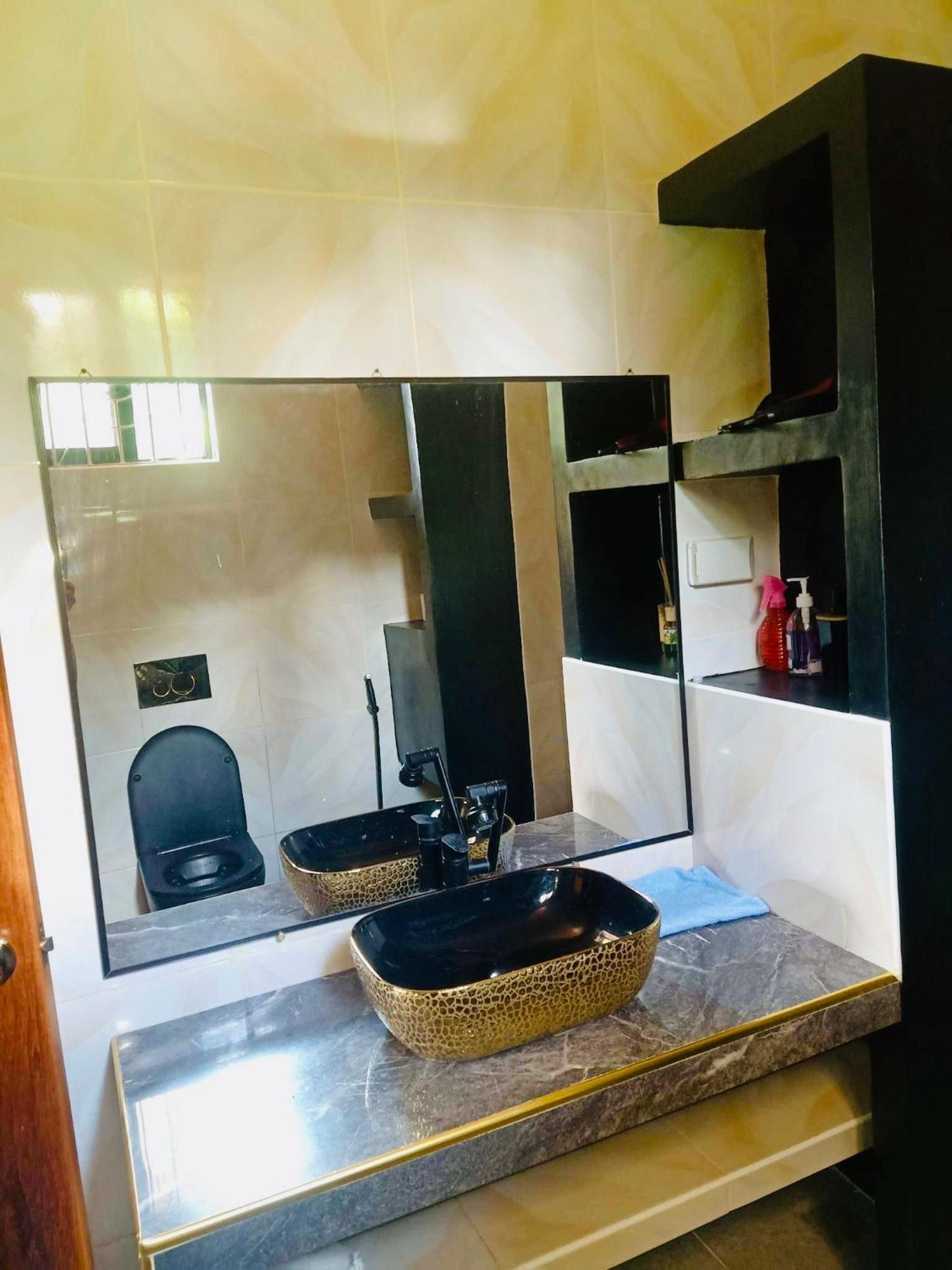 Chateau La Princesa With Cozy Garden & Bar Holiday home