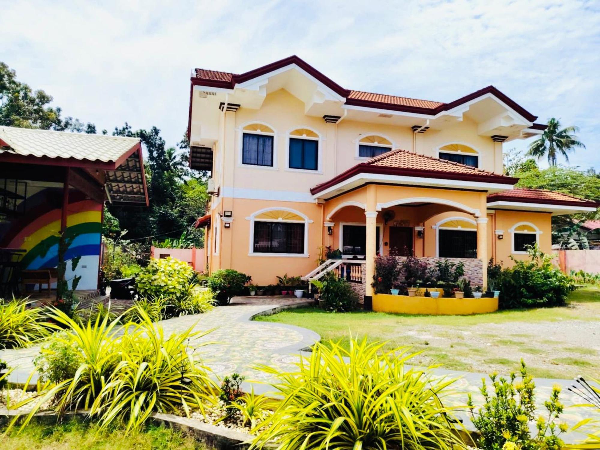 Chateau La Princesa With Cozy Garden & Bar * Puerto Princesa